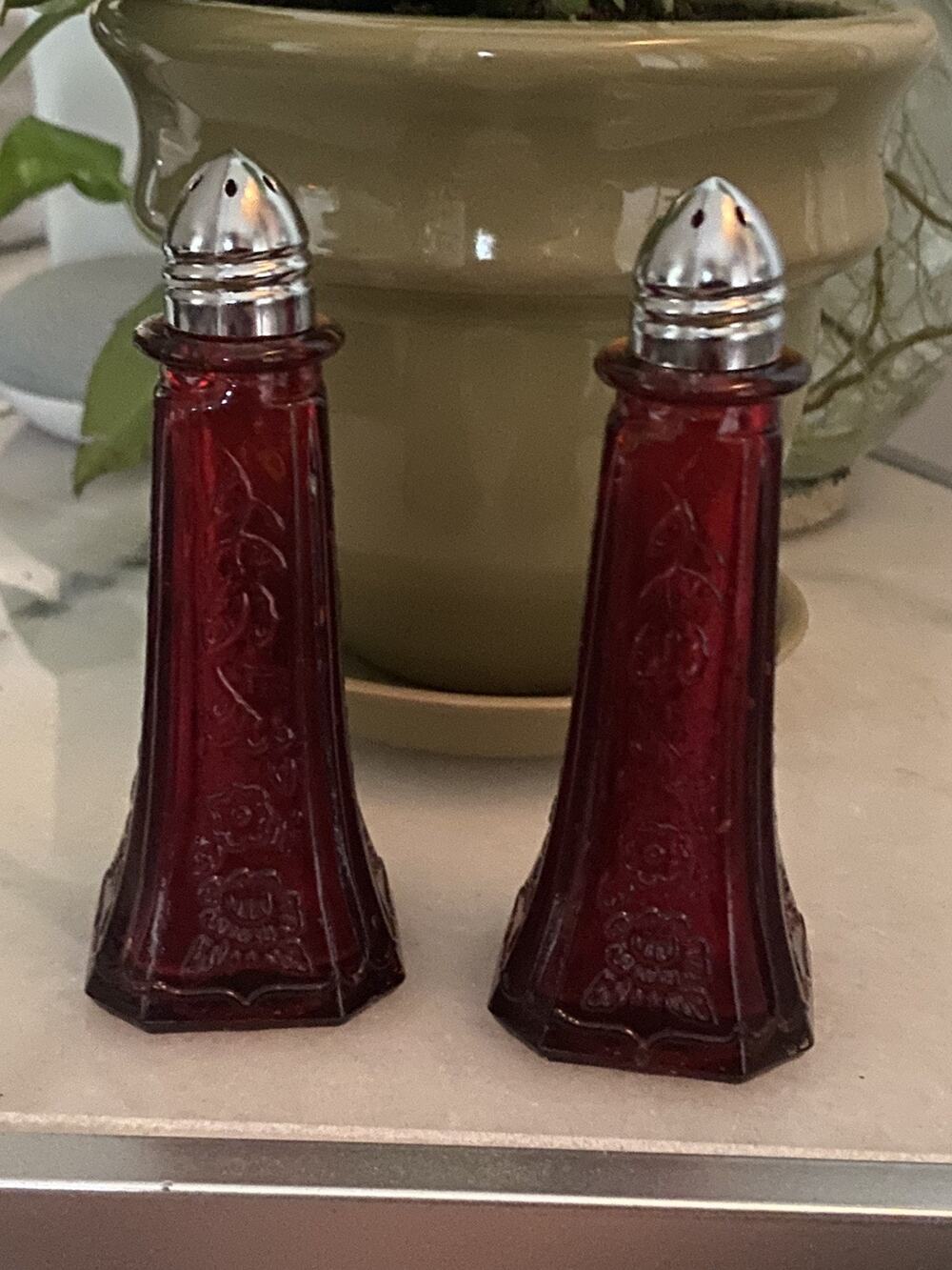 Floral Amberina Depression Style Glass Salt & Pepper Shakers Set Vintage
